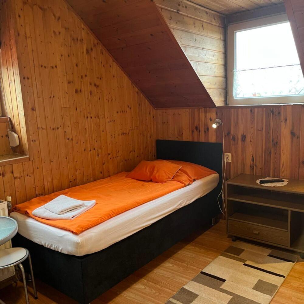 Lenzl'S Panzio Bed & Breakfast Szigetvár Eksteriør bilde