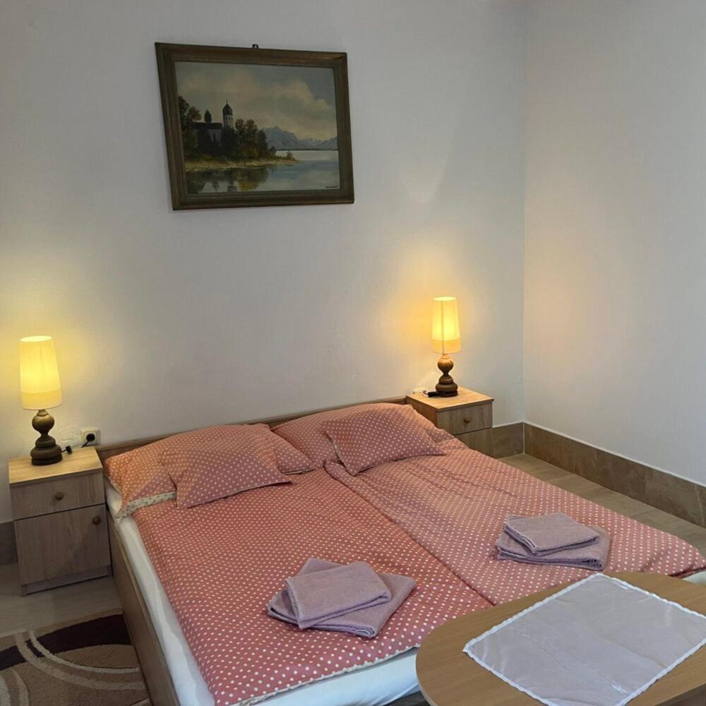 Lenzl'S Panzio Bed & Breakfast Szigetvár Eksteriør bilde