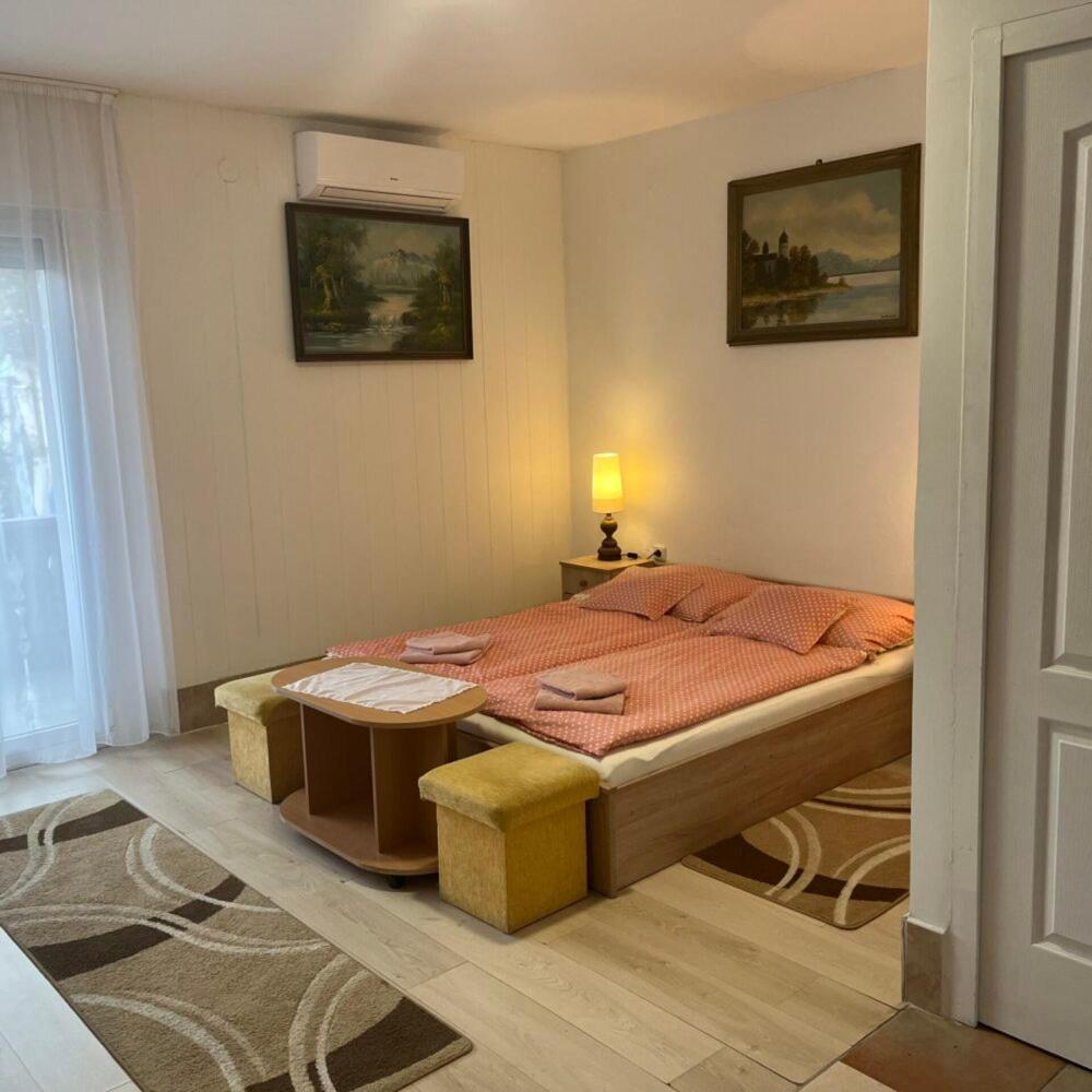 Lenzl'S Panzio Bed & Breakfast Szigetvár Eksteriør bilde
