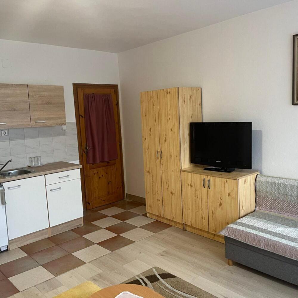 Lenzl'S Panzio Bed & Breakfast Szigetvár Eksteriør bilde