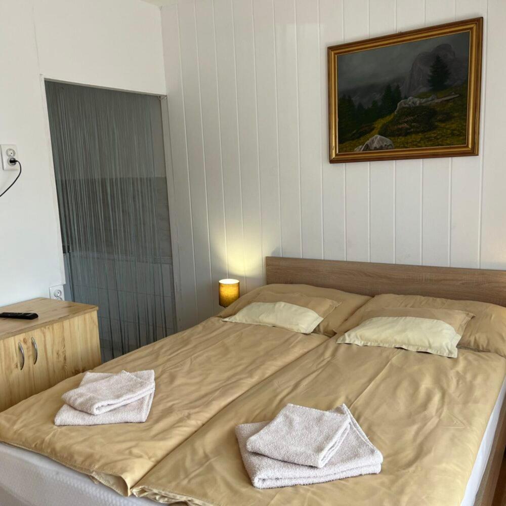 Lenzl'S Panzio Bed & Breakfast Szigetvár Eksteriør bilde