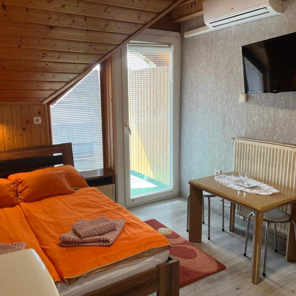Lenzl'S Panzio Bed & Breakfast Szigetvár Eksteriør bilde