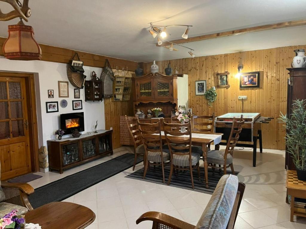 Lenzl'S Panzio Bed & Breakfast Szigetvár Eksteriør bilde