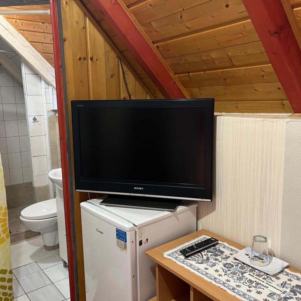 Lenzl'S Panzio Bed & Breakfast Szigetvár Eksteriør bilde