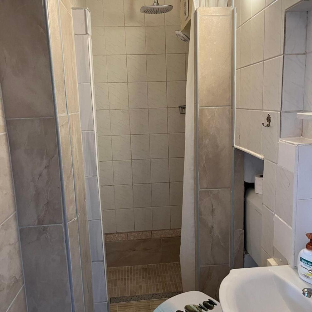 Lenzl'S Panzio Bed & Breakfast Szigetvár Eksteriør bilde