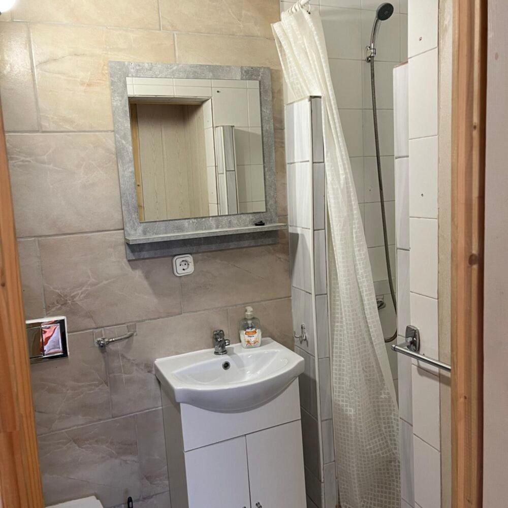 Lenzl'S Panzio Bed & Breakfast Szigetvár Eksteriør bilde