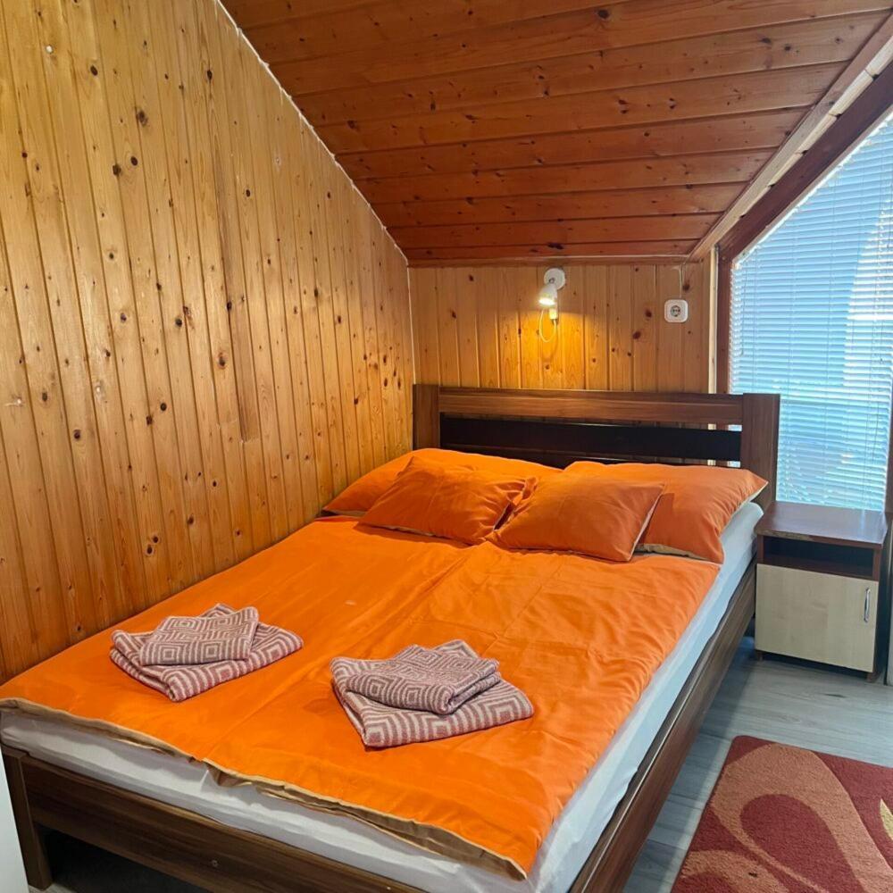 Lenzl'S Panzio Bed & Breakfast Szigetvár Eksteriør bilde