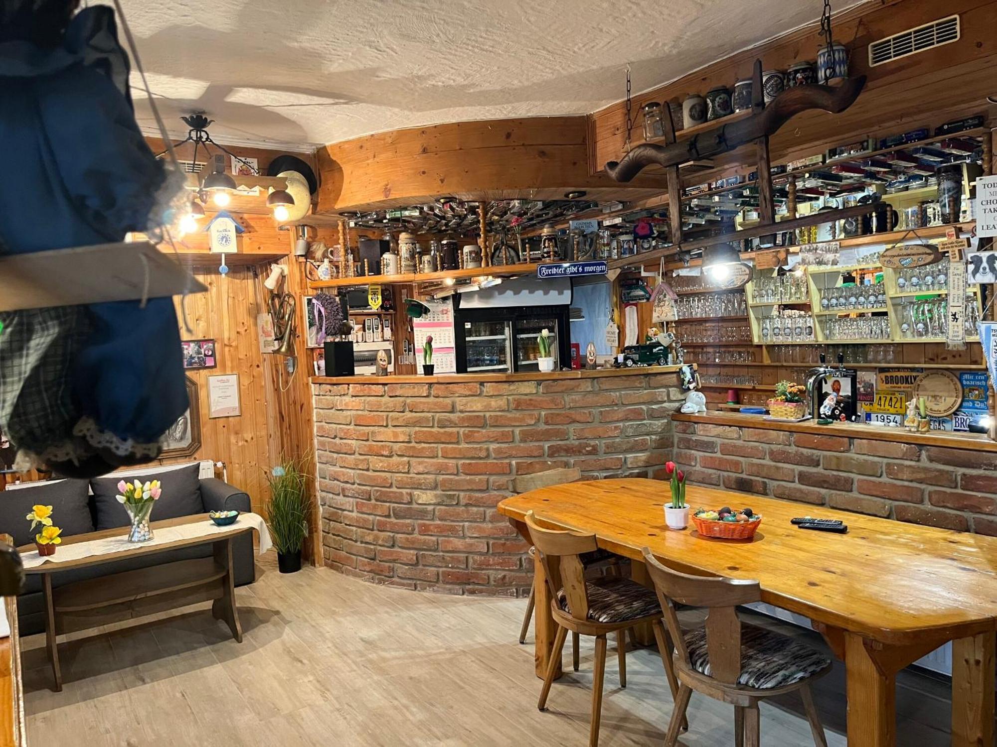 Lenzl'S Panzio Bed & Breakfast Szigetvár Eksteriør bilde